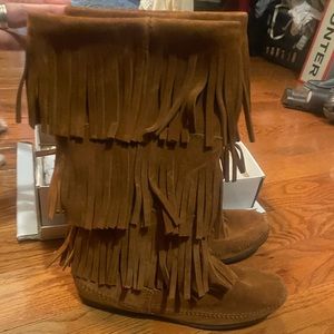 Minnetonka Moccasin - 3 layer fringe